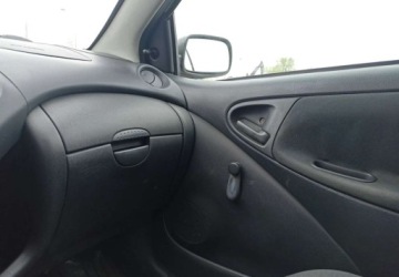 Toyota Yaris I 1.3 i 16V 86KM 2003 Toyota Yaris Toyota Yaris 1.3 Benzyna 87KM, zdjęcie 12