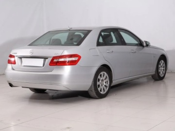 Mercedes Klasa E W211 Sedan W211 1.8 (200 Kompressor) 184KM 2009 Mercedes E E 200, Automat, Klima, Klimatronic, zdjęcie 4