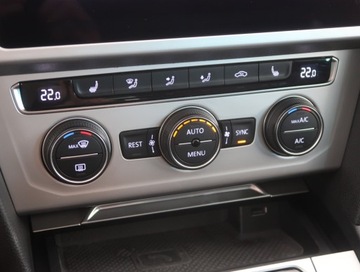 Volkswagen Passat B8 Variant 1.8 TSI BlueMotion Technology 180KM 2017 VW Passat 1.8 TSI, Automat, Navi, Klima, zdjęcie 11