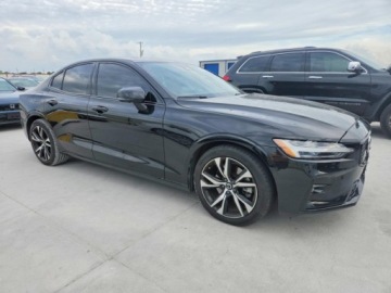 Volvo S60 III 2024 Volvo S60 2024r, Plus Dark Theme, 2.0L, od ubezpieczalni 2.0 Benzyna 247KM, zdjęcie 2