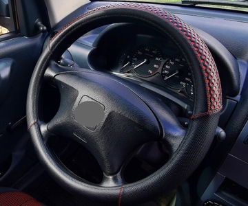 Pokrowiec na kierownice Czarno Czerwony nakładka skóra 37-39 cm POK-R CZERW