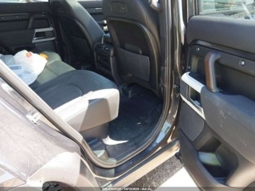 Land Rover Defender IV (L663) 2022 Land Rover Defender 110se, 2022r., 4x4, 3.0L 3.0 Benzyna 395KM, zdjęcie 9
