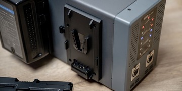 NEWELL BP-4CHT ЧЕТЫРЕХКАНАЛЬНОЕ ЗАРЯДНОЕ УСТРОЙСТВО V-MOUNT