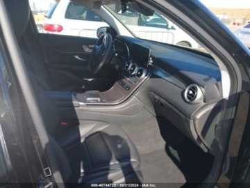 Mercedes GLC C253 2021 Mercedes-Benz GLC 2021 MERCEDES-BENZ GLC 300 4MATIC SUV 2.0 Benzyna 255KM, zdjęcie 5