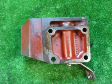 Uchwyt silnika lewy przedni Massey Ferguson używan