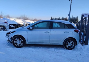 Hyundai i20 II 2015 Hyundai i20 2015r, 1.2 Benzyna. Uszkodzony przod. 1.2 Benzyna 80KM, zdjęcie 17