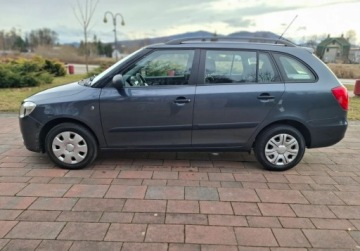 Skoda Fabia II Kombi 1.2 70KM 2009 Skoda Fabia 1.2 Benzyna 70KM, zdjęcie 2