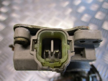 ZÁMEK DVEŘE PRAVÝ PŘEDNÍ DAIHATSU YRV