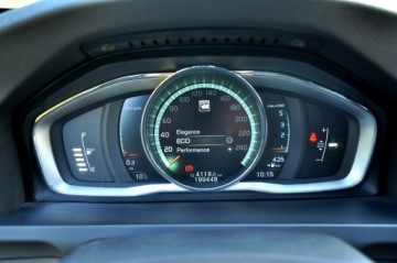 Volvo V60 I Kombi Facelifting 2.0 D3 136KM 2014 Volvo V60 2.0 D3 5-Cylindrów Lift Digital Led, zdjęcie 17