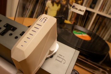 iFi Audio iPower X 9 В/2,5 А ОБНОВЛЕНИЕ КАЧЕСТВА И МОЩНОСТИ СИГНАЛА + СНИЖЕНИЕ ШУМА