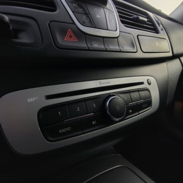 Renault Laguna III Hatchback Phase II 2.0 16v E85 eco2 140KM 2014 Renault Laguna Renault Laguna Lift 2.0b Jeden Wlasciciel LED 2.0 140KM, zdjęcie 26