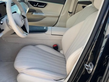 Mercedes Klasa E W214 Sedan 2.0 200 204KM 2025 E Klasa 200 4-Matic Exclusive 2.0 (204KM) 2025, zdjęcie 4