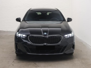 BMW Seria 5 G90-91 2025 BMW Seria 5 Touring 530e xDrive Sport Combi 2.0 (299KM) 2025, zdjęcie 4