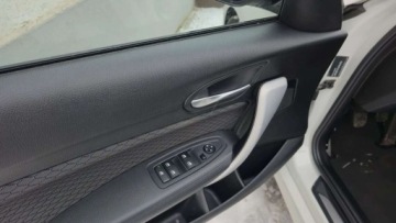 BMW Seria 1 F20-F21 Hatchback 5d Facelifting 2017 118i 136KM 2017 BMW Seria 1 1,5 benzyna 136 KM NAVI bi xenon zarejestrowany 1.5 Benzyna, zdjęcie 6