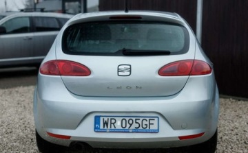 Seat Leon II 1.6 MPI 102KM 2006 Seat Leon 1.6 MPI 102KM Kliamtyzacja duzy ekran nowe hamulce po seriwise, zdjęcie 2