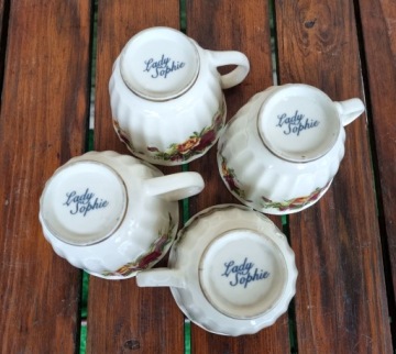 Чашки Lady Sophie OldCountry Rose Royal Albert с обивкой