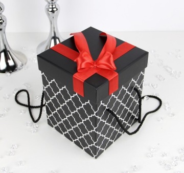 Букет из 9 красных бархатных роз черный BOX