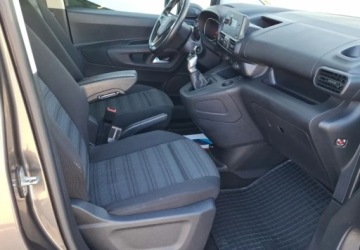 Opel Combo E Kombivan 1.5 Diesel 102KM 2018 Opel Combo 1.5 Diesel 102KM, zdjęcie 19