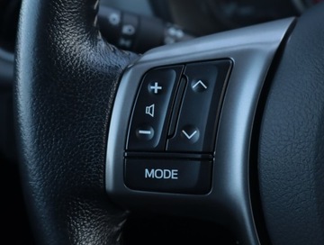 Toyota Yaris III Hatchback 5d Facelifting 1.0 VVT-i 69KM 2015 Toyota Yaris 1.0 VVT-i, Salon Polska, Klima, zdjęcie 15