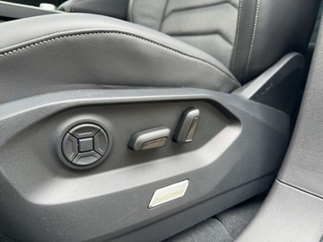 Volkswagen Touareg III SUV 3.0 V6 SCR TDI 286KM 2023 Volkswagen Touareg TDI 4X4 285KM R-LINE HAK Panorama DSG Pneumatyka FVA, zdjęcie 11