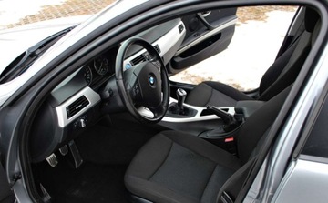 BMW Seria 3 E90-91-92-93 Limuzyna E90 320i 170KM 2009 BMW Seria 3 2.0 i Klimatyzacja automatyczna Podgrzewane fotele 1 rok gw, zdjęcie 7