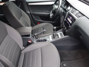 Skoda Octavia III Kombi Facelifting 1.6 TDI 115KM 2018 Skoda Octavia 1.6 TDI, Salon Polska, Klima, zdjęcie 8