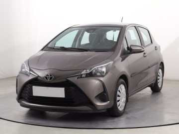 Toyota Yaris III Hatchback 5d Facelifting 2017 1.5 Dual VVT-iE 111KM 2019 Toyota Yaris 1.5 Dual VVT-i, Salon Polska, zdjęcie 1