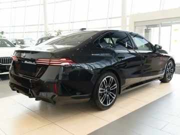 BMW Seria 5 G90-91 Touring 2.0 520d 197KM 2025 BMW Seria 5 520d xDrive Sport Sedan 2.0 (197KM) 2025, zdjęcie 4