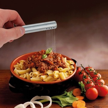 Набор приправ, солонка и перечница, кухонные контейнеры для соли и перца.