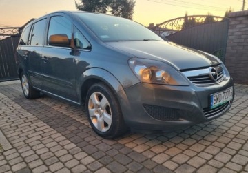 Opel Zafira B 1.6 Twinport ecoFLEX 115KM 2010 Opel Zafira 1.6I LPG 7-osob Zadbane Polecam. 1.6 BenzynaLPG 115KM, zdjęcie 2
