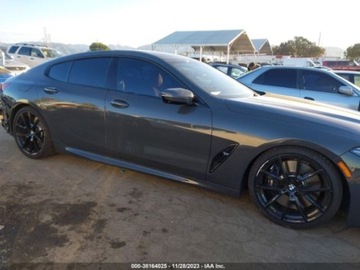 BMW Seria 8 II 2022 BMW Seria 8 M850i, 2022r., 4x4, 4.4L, zdjęcie 2