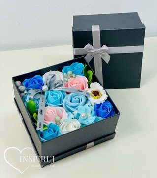 FLOWERBOX Z KWIATAMI MYDLANYMI PREZENT UPOMINEK WIECZNE RÓŻE MYDLANE KWIATY