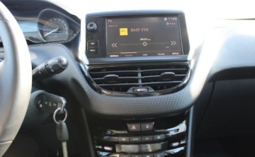 Peugeot 2008 I SUV Facelifting 1.2 PureTech 82KM 2019 Peugeot 2008 1.2B 83KM klimatronik zarejestrowany zadbany 1.2 Benzyna 83KM, zdjęcie 11