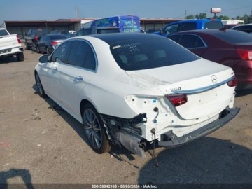 Mercedes Klasa E W213 2021 Mercedes-Benz Klasa E 350, 2021r., 2.0L 2.0 Benzyna 255KM, zdjęcie 3