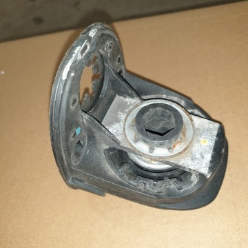 ACTROS MP3 НИЖНЯЯ КРЕПЛЕНИЕ РУКОЯТКОВ ЗЕРКАЛ