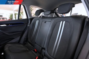 BMW X1 F48 Crossover Facelifting 2.0 20d 190KM 2020 BMW X1 xDrive20dFV23Reflektor LEDHak holowniczyFotel sportowy 2.0, zdjęcie 16