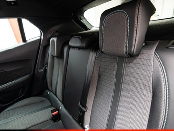 Peugeot 2008 II SUV 1.2 PureTech 130KM 2023 Peugeot 2008 1.2 PureTech Allure Pack S&amp;S EAT8 Suv 130KM 2023, zdjęcie 21