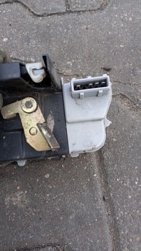 ZÁMEK LEVÝ ZADNÍ PULT KALINA 07R