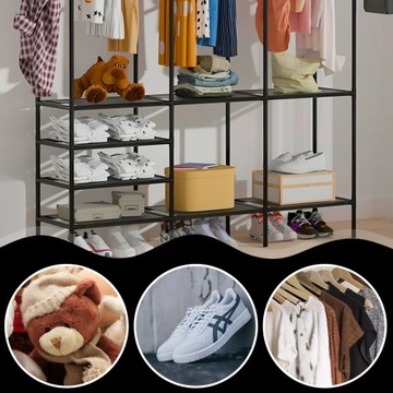 Вешалка, стоящая на одежде, одежда гардероба стой