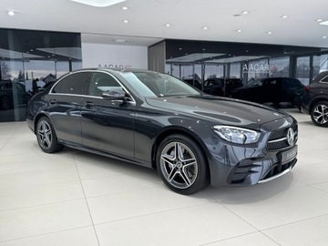 Mercedes Klasa E W213 Limuzyna Facelifting 2.0 E220d 194KM 2021 Mercedes-Benz E 220 4-Matic AMG/Avantgarde / 1 wła, zdjęcie 4