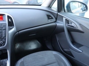 Opel Astra J Sedan 1.4 Turbo ECOTEC 140KM 2017 Opel Astra 1.4 T, Salon Polska, GAZ, VAT 23%, zdjęcie 7