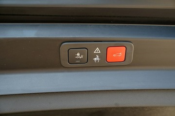 Peugeot 5008 II Crossover Facelifting 1.6 PureTech 180KM 2023 Peugeot 5008 GT kamera Skora adc NawI, zdjęcie 12