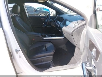 Mercedes GLA II 2021 Mercedes-Benz GLA 250 2021 2.0 Benzyna 221KM, zdjęcie 9