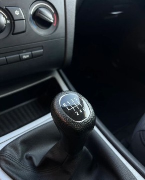 BMW Seria 1 E81/E87 Hatchback 5d E87 1.6 116i 122KM 2009 BMW Seria 1 Klima Alu Super stan Gwarancja w cenie Warszawa VFJA 1.6 122KM, zdjęcie 18