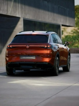 Volkswagen T-Roc I SUV Facelifting 1.5 TSI ACT 150KM 2026 Volkswagen T-Roc Wersja R-Line 1.5 eTSI 150 KM DSG, zdjęcie 13