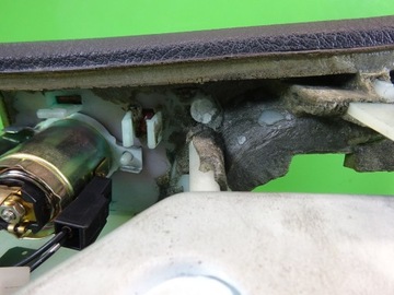 MITSUBISHI 3000GT центральный туннель