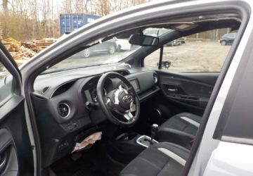 Toyota Yaris III Hatchback 5d Facelifting 2017 1.5 Hybrid 100KM 2019 Toyota Yaris GR-Sport Okazja 1.5 Hybryda 100KM, zdjęcie 23