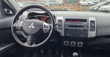 Mitsubishi Outlander II 2.0 DID DOHC 140KM 2007 Mitsubishi Outlander 2.0 di-d 140KM 4WD 7osobowy 2.0 Diesel 140KM, zdjęcie 9