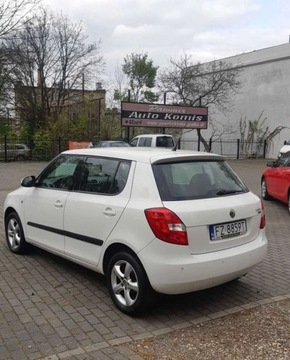 Skoda Fabia II Hatchback 1.4 i 16V 85KM 2009 Skoda Fabia Skoda Fabia 1,4 mpi 2009 r, zdjęcie 2