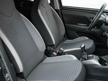 Toyota Aygo II Hatchback 3d Facelifting 1.0 VVT-i 72KM 2019 Toyota Aygo GD5L530#1.0 VVT-i X-play Ekran, zdjęcie 28